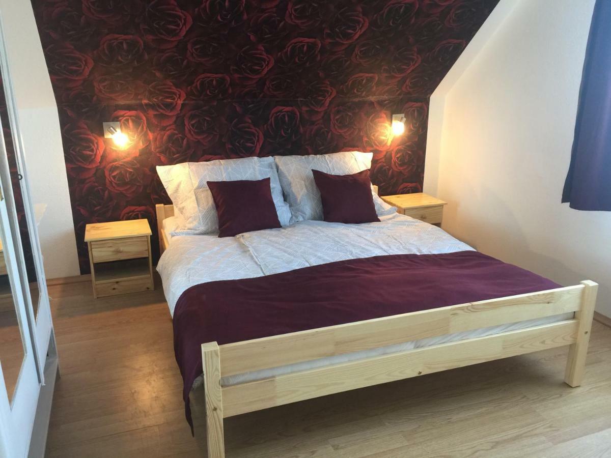 Rozsavoelgy Apartman Balatonlelle Luaran gambar
